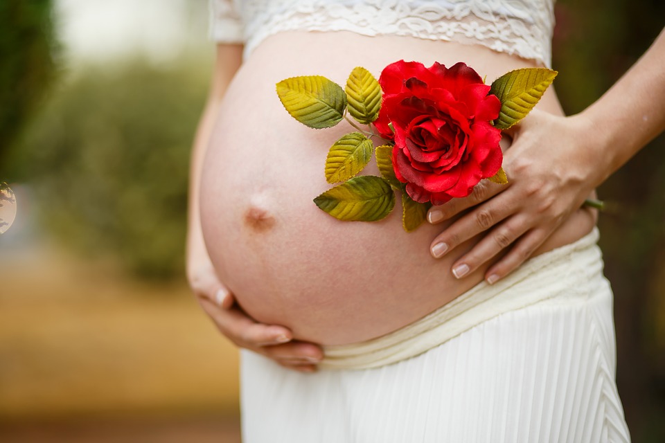 Стимуляция родов при переношенной беременности
